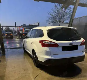 Ford Focus 1.0 EcoBoost Start-Stopp-System Champions Edition