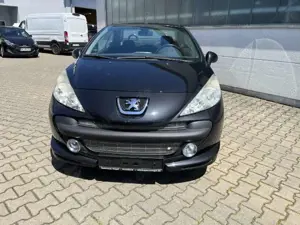 Peugeot 207 CC 1.6 16V VTi 120 Sport - 8fach bereift Bild 2