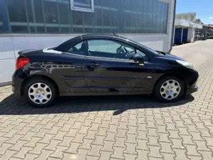 Peugeot 207 CC 1.6 16V VTi 120 Sport - 8fach bereift Bild 3
