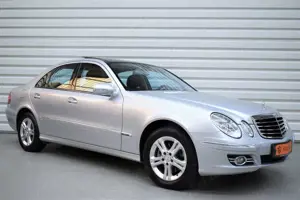 Mercedes-Benz E 280 Avantgarde+Pano+Bi-Xenon+Navi+Nur 42.000KM
