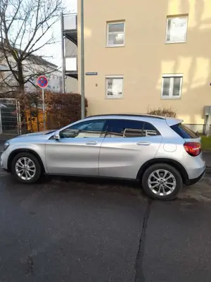 Mercedes-Benz GLA 220 GLA 220 4Matic 7G-DCT