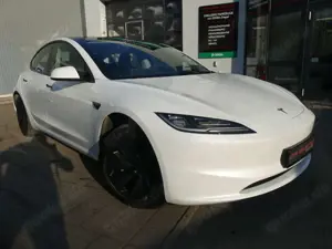 Tesla Model 3 RWD neues Modell PANO/ACC/18"PHOTON/KAM