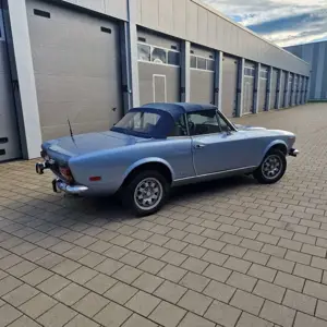 Fiat 124 Spider Bild 3