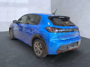 Peugeot 208 e- GT Bluetooth Navi LED Klima Einparkhilfe Bild 3