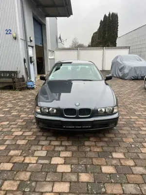 BMW 520 520i