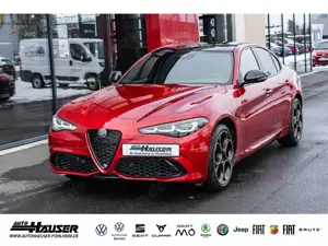 Alfa Romeo Giulia INTENSA 2.0 Turbo AT8 Q4 PANORAMA HARMAN-KARDON BR