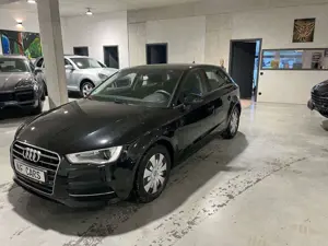 Audi A3 Sportback attraction Navi Xenon 1.HAND SHZ