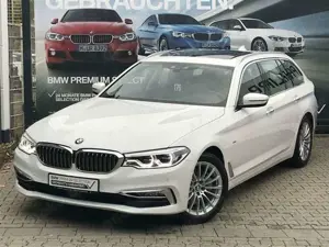 BMW 530 530d xDrive Touring Aut. Luxury Line