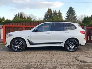 BMW X5 M X5 M50d Performance PANO STAND LUFT SOFTCLOSE KEYLESS MASSAGE KAM LASER BO