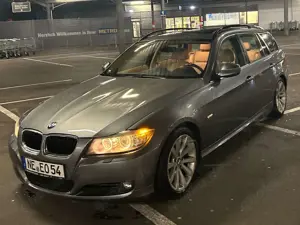 BMW 320 320i Touring Aut.