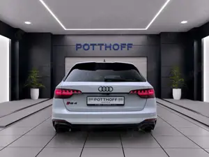 Audi RS4 RS4 Avant Q PANO MATRIX NAVI BO HuD Bild 3