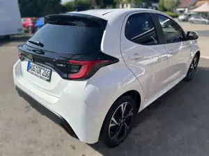 Toyota Yaris Hybrid 116 1.5 VVT-i Teamplayer Bild 5
