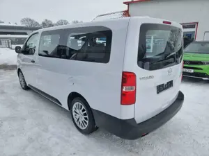 Opel Vivaro Edition M 9-Sitzer Automatik Zafira Life Bild 3