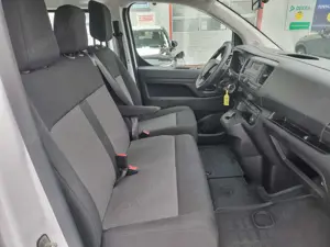 Opel Vivaro Edition M 9-Sitzer Automatik Zafira Life Bild 5