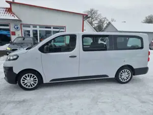 Opel Vivaro Edition M 9-Sitzer Automatik Zafira Life Bild 2