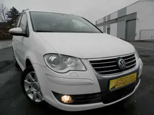 Volkswagen Touran Highline*Motor neu*Sitzhzg.*NAVI*PDC*ALU*