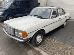 Mercedes-Benz Baureihe 123 Baureihe 123 200