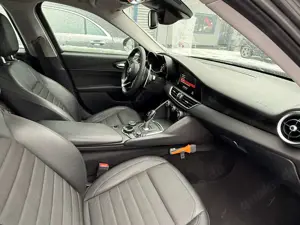 Alfa Romeo Giulia 2,2 D 16V 132KW, ACC, Kamera, Navi, Alu, DAB Bild 5