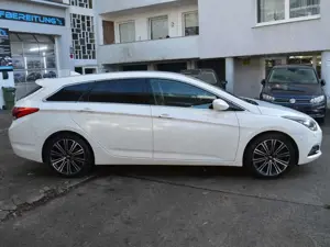 Hyundai i40 i40cw Diesel Kombi 1.7 CRDi DCT Premium*Navi* Bild 5