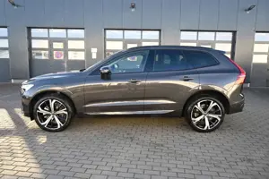 Volvo XC60 B5 AWD Plus Dark*HK*LUFT*360°* ACC Bild 2