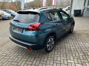 Peugeot 2008 Allure Bild 3