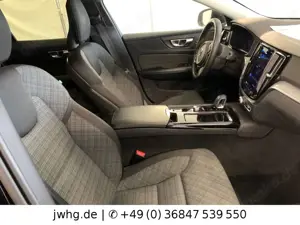 Volvo V60 T6 Core Hybrid AWD  ACC AHK Kam 4xSi-Hz 18" Bild 3