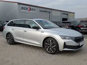 Skoda Octavia 1.5 DSG Sportline PANO*MATRIX*AHK*5J.GAR