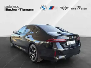 BMW i5 eDrive40 M Sport Pro/IconicGlow/Driving+/Parking+/ Bild 4