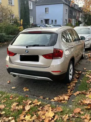 BMW X1 X1 sDrive18i Automatik, Batterie neu, Bordcomputer (Carplay nachrüstbar), Sitzheizung, AHK Bild 5