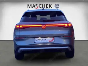 Volkswagen T-Roc Style 1.5 DSG AHK Ganzjahres LED ACC Massage ISOFI Bild 5