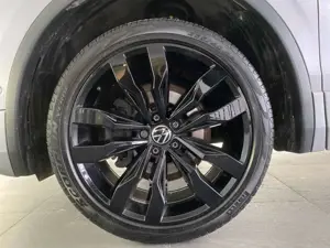 Volkswagen Tiguan Allspace 2.0 TDI DSG 4M R-Line AHK+PANO+HUD+NAVI+SHZ Bild 3