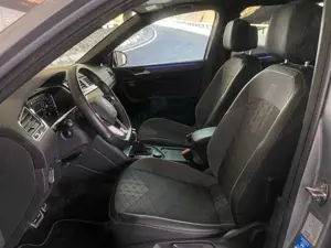 Volkswagen Tiguan Allspace 2.0 TDI DSG 4M R-Line AHK+PANO+HUD+NAVI+SHZ Bild 5