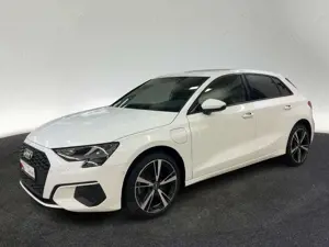 Audi A3 40 TFSI e S tronic S line Navi Sitz Bild 2