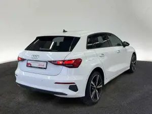 Audi A3 40 TFSI e S tronic S line Navi Sitz Bild 5