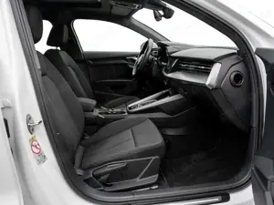 Audi A3 Sportback 40 TFSI e advanced Pano Kam Navi Bild 2