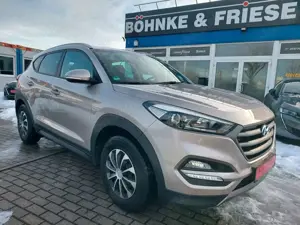 Hyundai TUCSON blue Intro Edition 2WD Radar DAB Cam