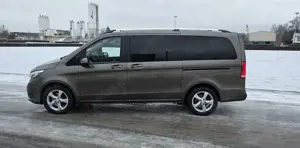 Mercedes-Benz V 220 V 220 (BlueTEC) d lang 7G-TRONIC Edition