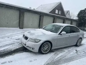 BMW 318 BMW E90 Limousine – Gepflegt / Sportlich / TÜV Neu Bild 3
