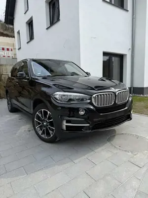 BMW X5 xDrive50i - Vollausstattung