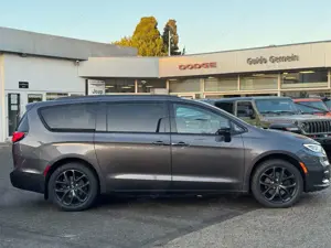 Chrysler Pacifica 3.6l V6 Allrad Limited S unfallfrei + deutsche Ers Bild 3