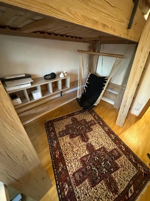 Hochbett aus Eiche Bordeaux mit Leiter + Lattenrost + Regal + Hänge Regal + Hängesessel Bild 2