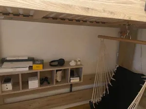 Hochbett aus Eiche Bordeaux mit Leiter + Lattenrost + Regal + Hänge Regal + Hängesessel Bild 6