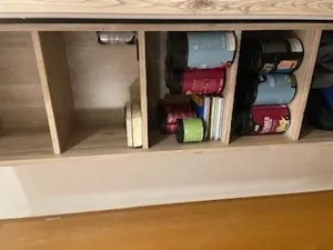 Hochbett aus Eiche Bordeaux mit Leiter + Lattenrost + Regal + Hänge Regal + Hängesessel Bild 4