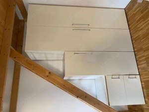 Kleiderschrank für unter Treppen geeignet