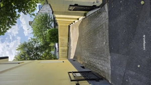 ***Dreifamilienhaus mit 2023 neu ausgebautem EG*** ca. 285m  Wohnfläche mit Garten und Stellplätzen Bild 2