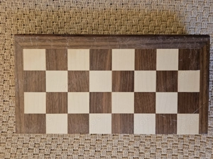Edles Schachspiel aus Vollholz Bild 4