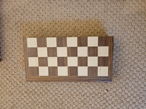 Edles Schachspiel aus Vollholz Bild 3