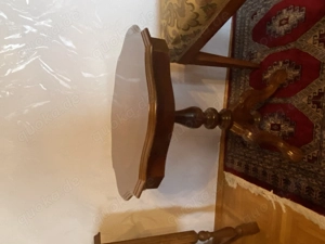 Kleiner Tisch, Nußbaum