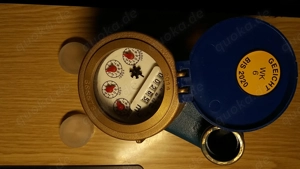 Wasseruhr 1" senkrechte Anbringung Stand 265 m  Eichung abgelaufen