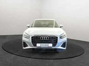 Audi Q2 35TFSI S-tronic S line Matrix Vorb.AHK KAM AppleCa Bild 2
